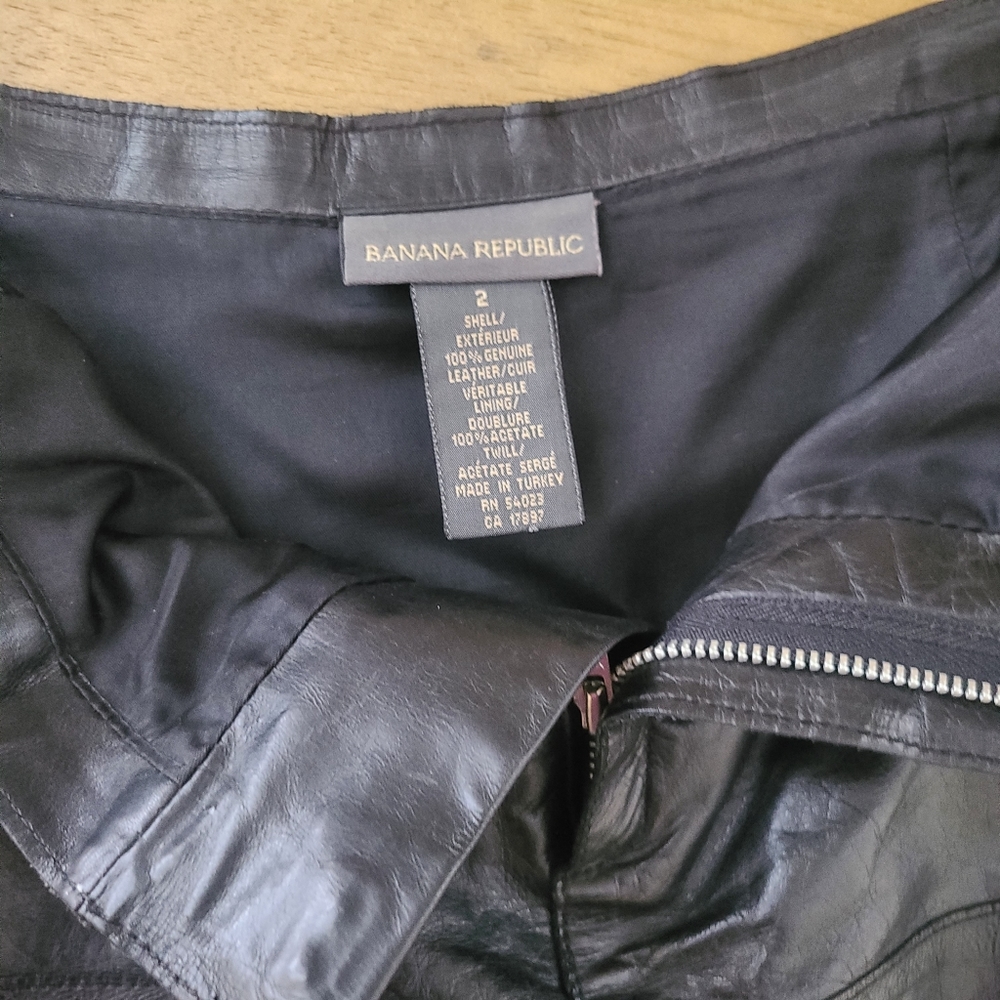 Vintage Banana Republic a-line genuine leather skirt